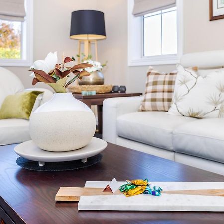 Sweet Magnolia 1 Or 2 Bedroom Suite St Kilda Cambridge With Complimentary Continental Breakfast エクステリア 写真