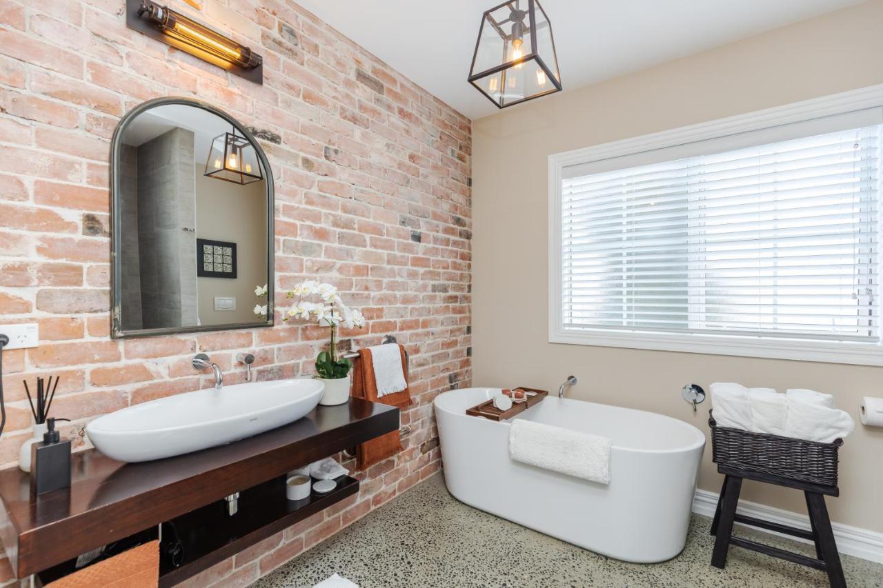 Sweet Magnolia 1 Or 2 Bedroom Suite St Kilda Cambridge With Complimentary Continental Breakfast エクステリア 写真