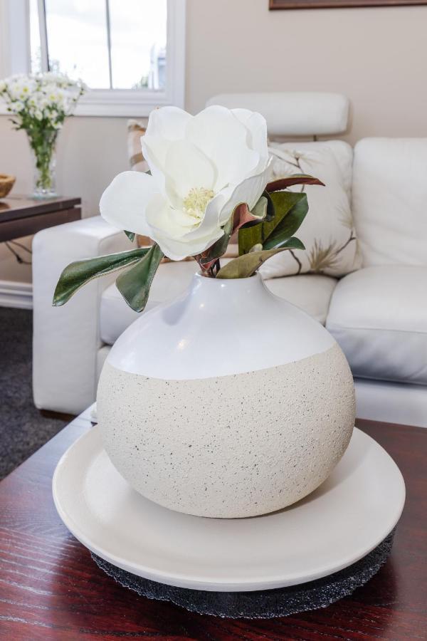 Sweet Magnolia 1 Or 2 Bedroom Suite St Kilda Cambridge With Complimentary Continental Breakfast エクステリア 写真